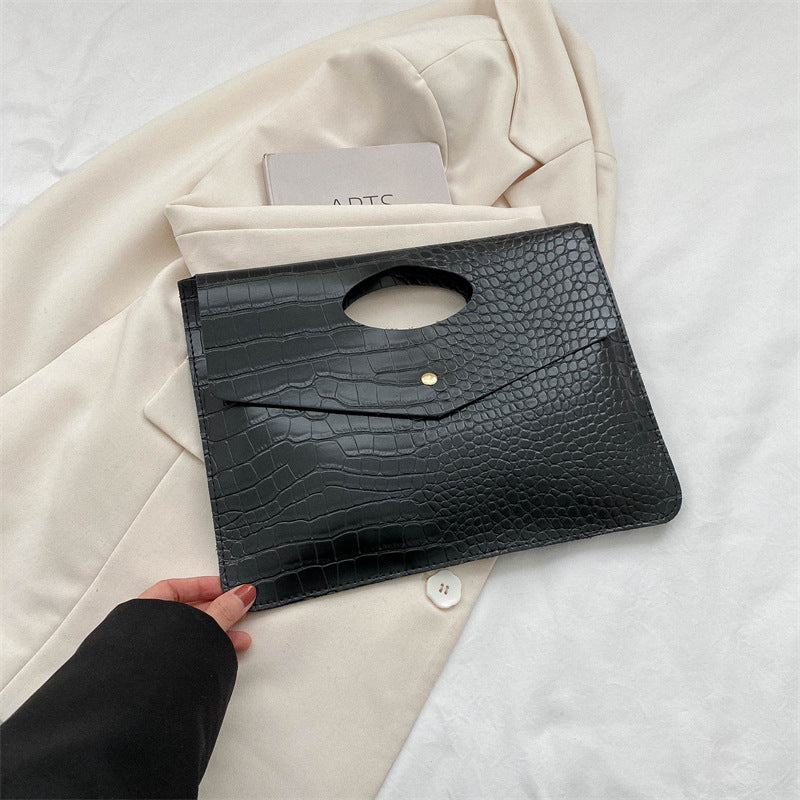 Monroe Clutch
